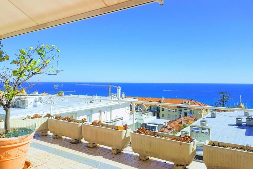 Attico Sul Mare A Sanremo Apartment Exterior photo