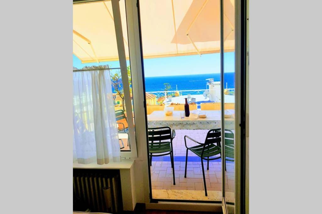 Attico Sul Mare A Sanremo Apartment Exterior photo